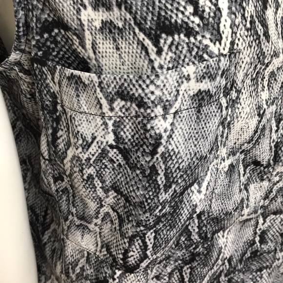 2/$25 Mossimo Snake Print Shirt Dress Size Large - Picture 4 of 8